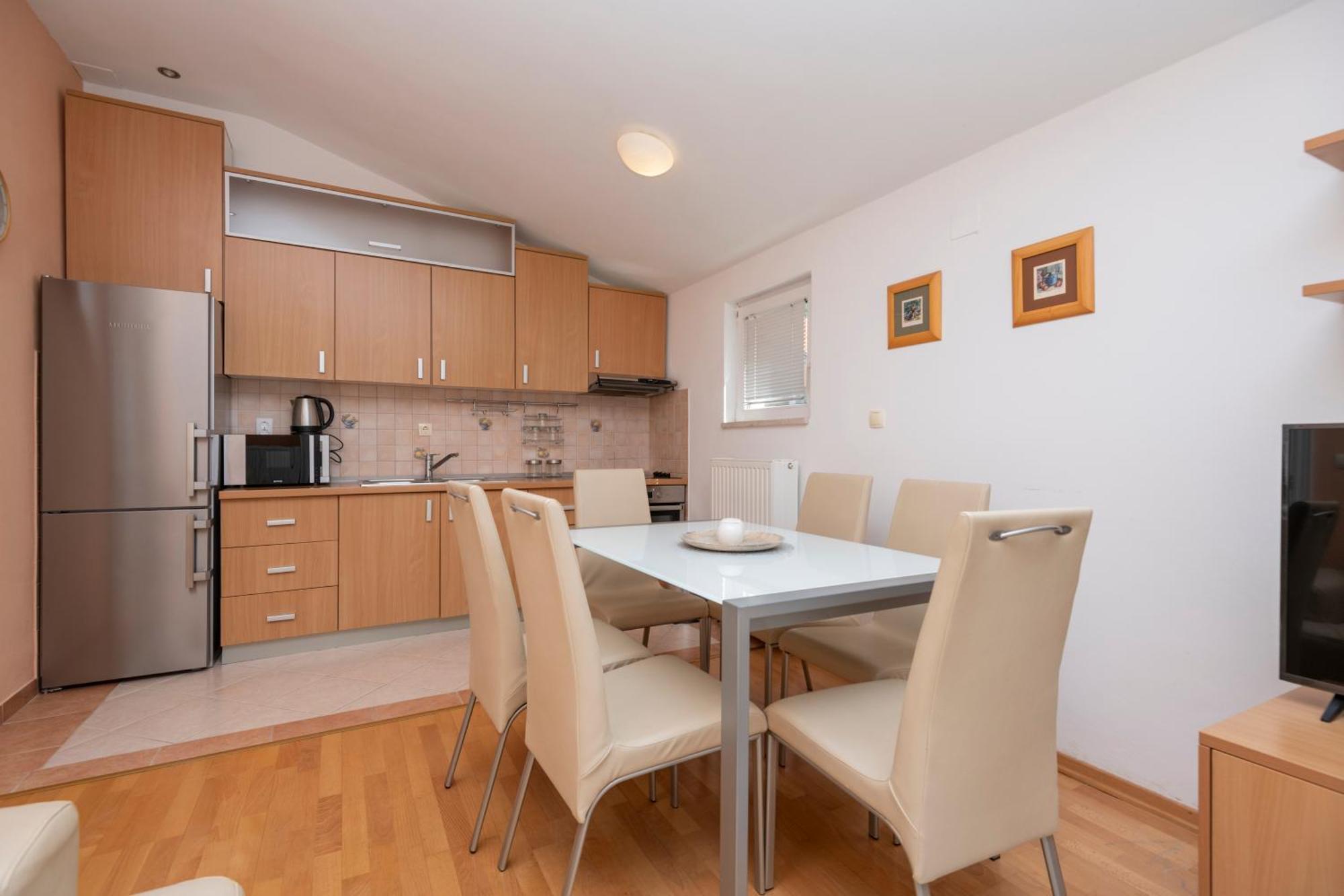 מאקרסקה Family Apartments Marita מראה חיצוני תמונה